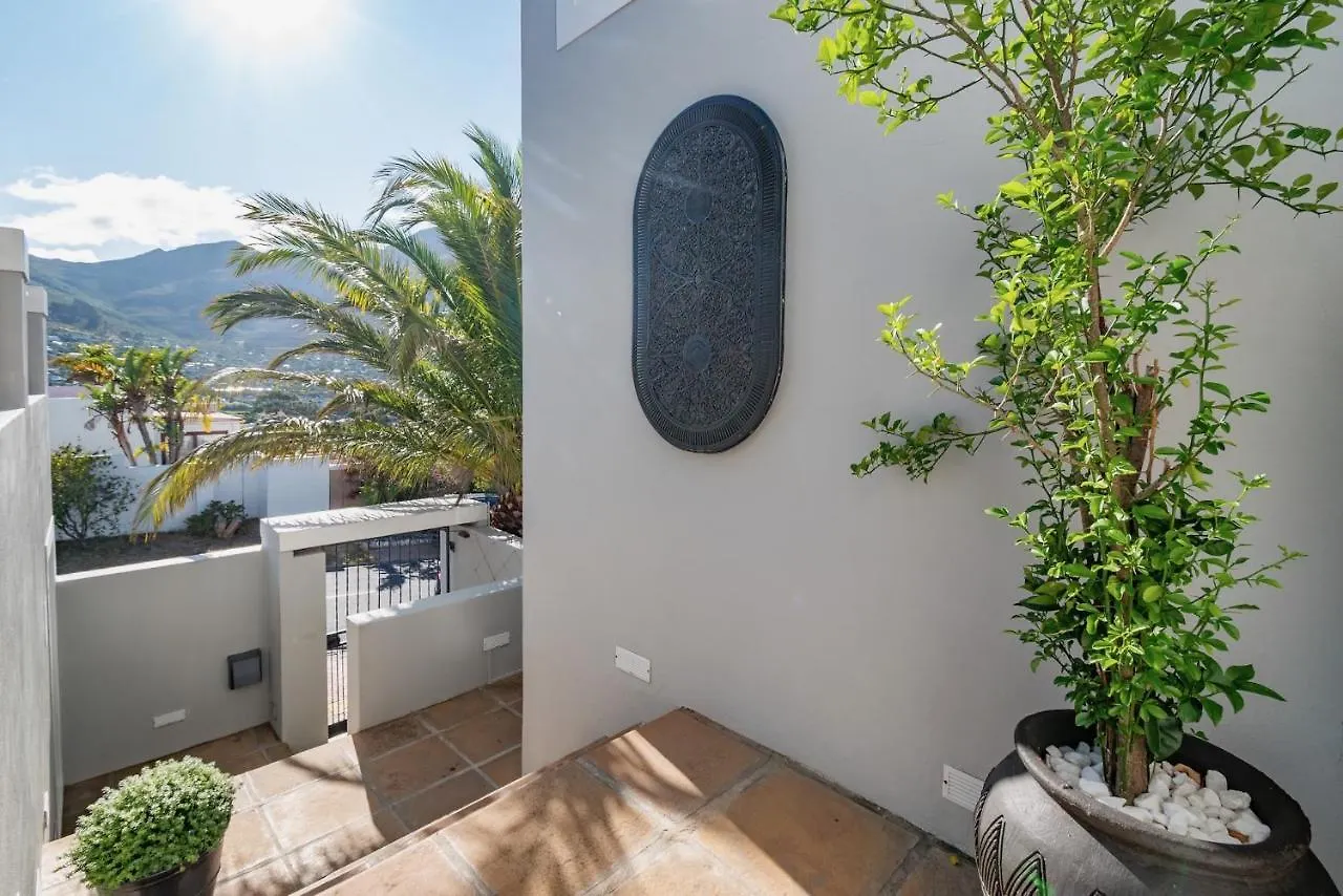 Hout & About Guest House Hout Bay